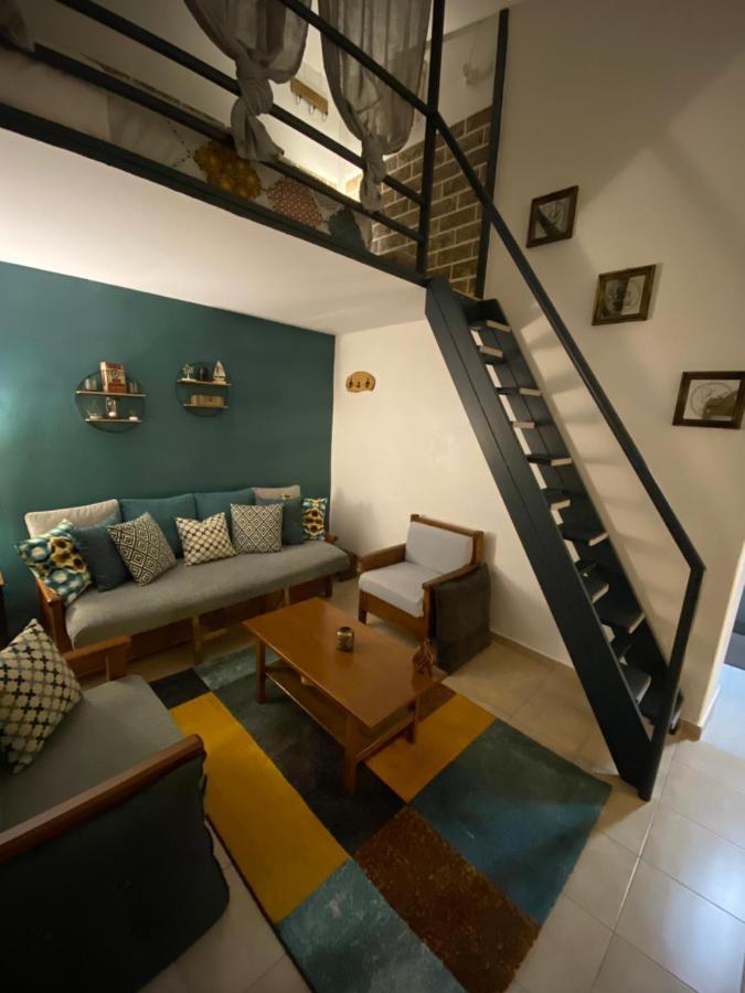 Small Cosy House Lavrion Apartment Exterior photo