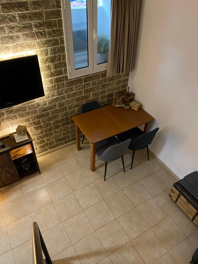 Small Cosy House Lavrion Apartment Exterior photo