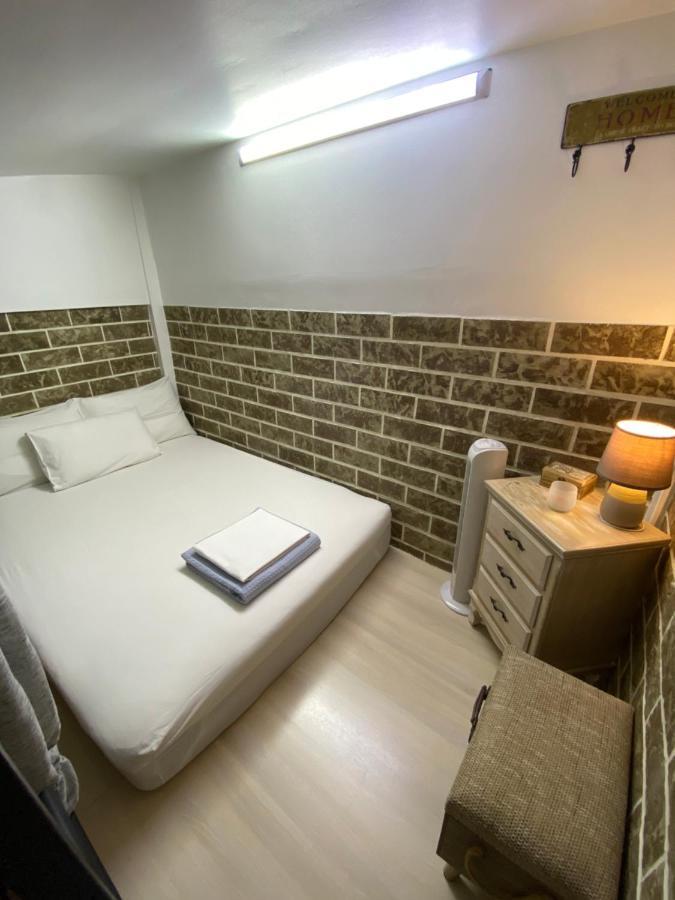 Small Cosy House Lavrion Apartment Exterior photo